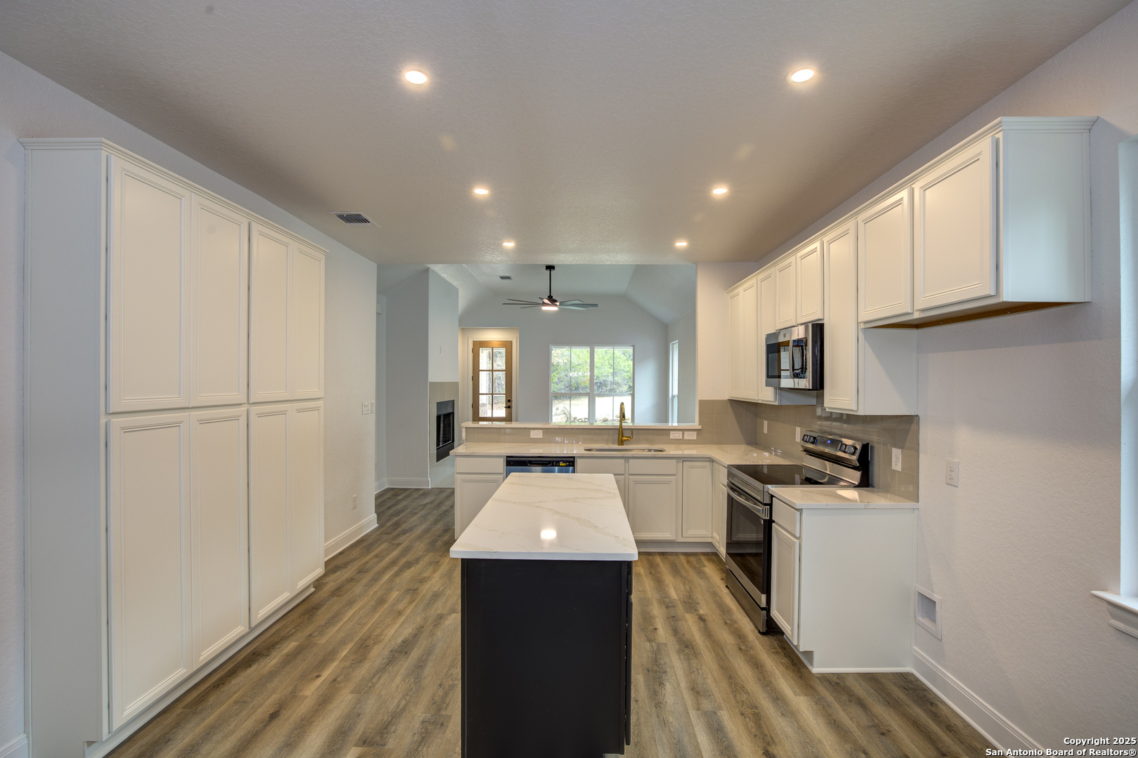 Wimberley, Texas 78676, United States, 3 Bedrooms Bedrooms, ,2 BathroomsBathrooms,Residential,Active,246618