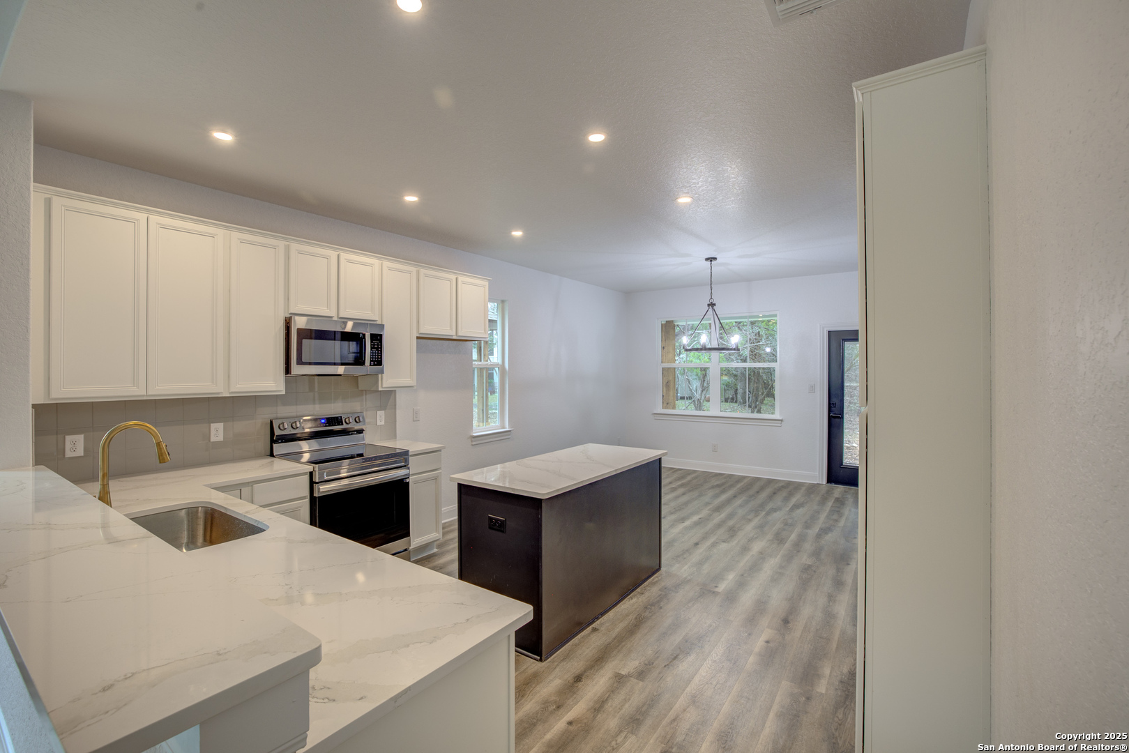 Wimberley, Texas 78676, United States, 3 Bedrooms Bedrooms, ,2 BathroomsBathrooms,Residential,Active,246618