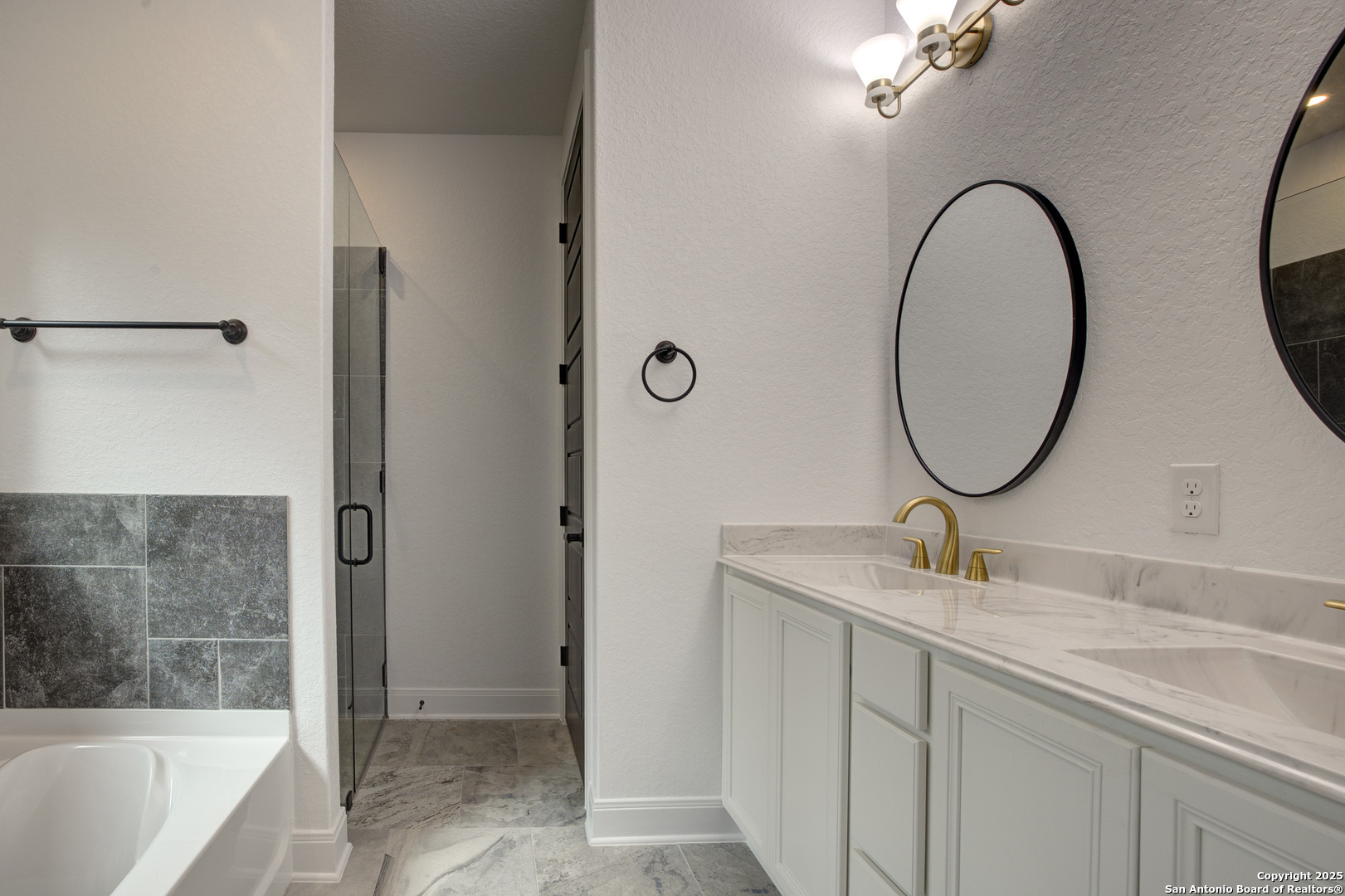 Wimberley, Texas 78676, United States, 3 Bedrooms Bedrooms, ,2 BathroomsBathrooms,Residential,Active,246618