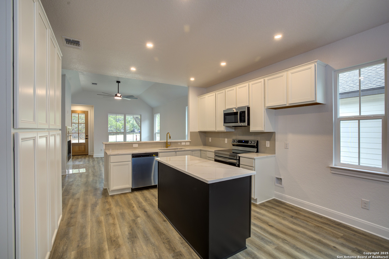 Wimberley, Texas 78676, United States, 3 Bedrooms Bedrooms, ,2 BathroomsBathrooms,Residential,Active,246618