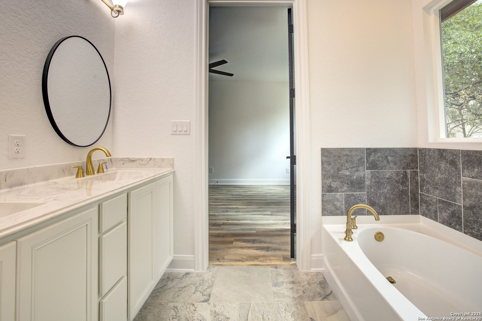 Wimberley, Texas 78676, United States, 3 Bedrooms Bedrooms, ,2 BathroomsBathrooms,Residential,Active,246618