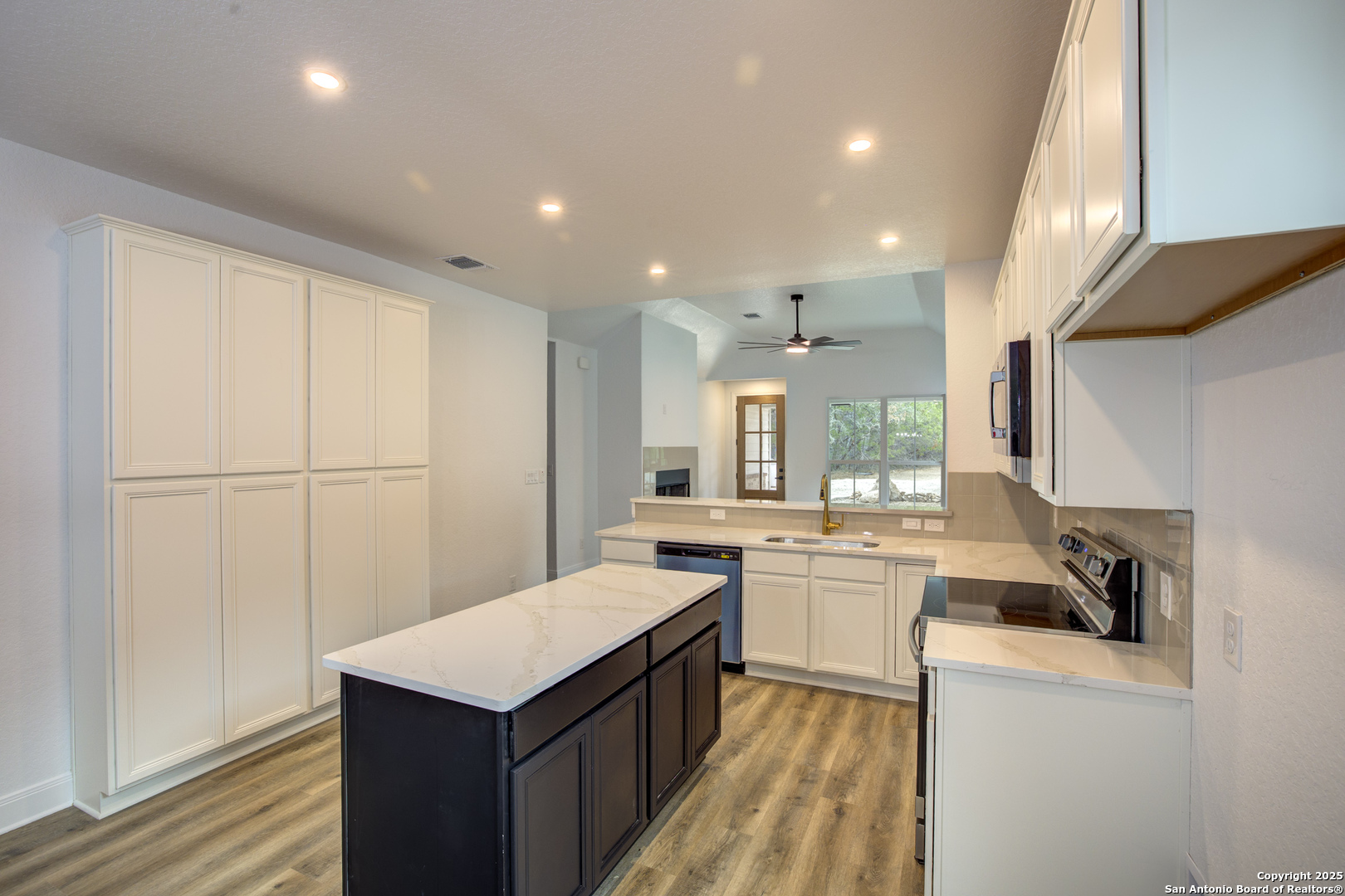 Wimberley, Texas 78676, United States, 3 Bedrooms Bedrooms, ,2 BathroomsBathrooms,Residential,Active,246618