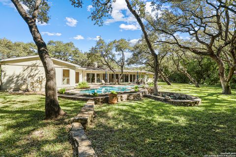Photo of 130 Wagon Trail, Shavano Park, TX 78231 (MLS # 1919640)