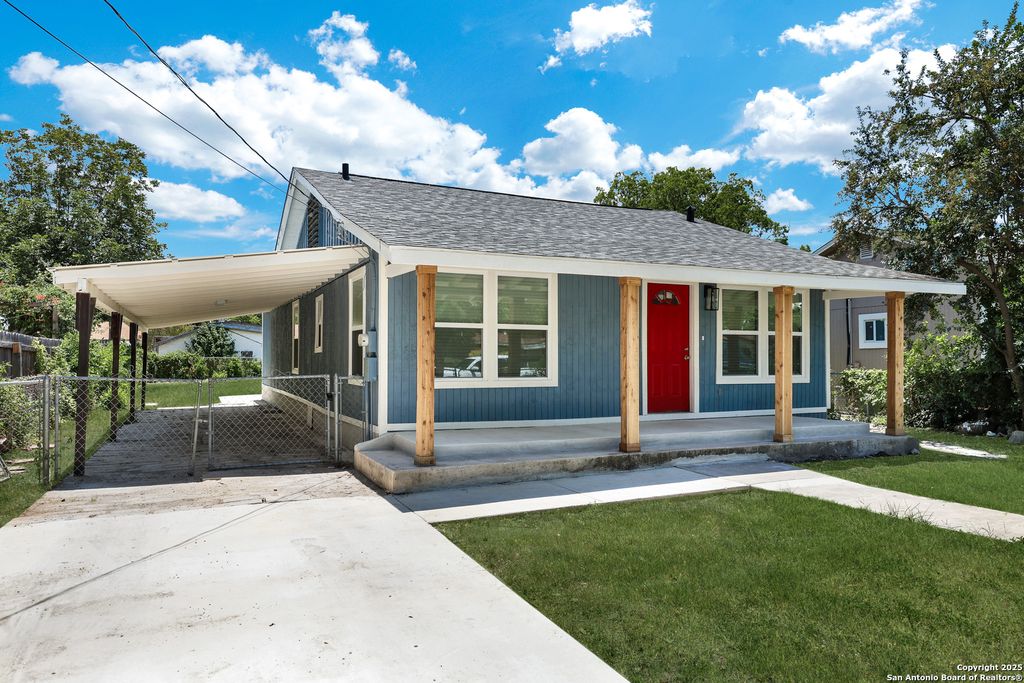 Photo of 1938 W Ashby Pl, San Antonio, TX 78201 (MLS # 1941406)