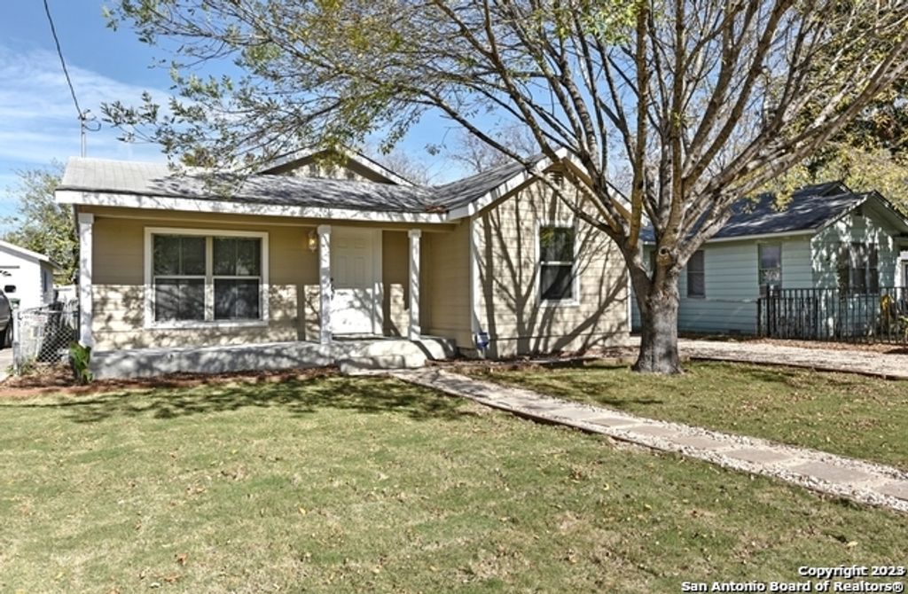 Photo of 119 PHARIS ST, San Antonio, TX 78237 (MLS # 1939908)
