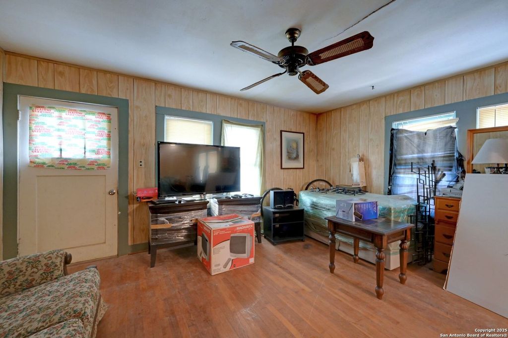 Photo of 815 Pecan, Seguin, TX 78155 (MLS # 1911933)