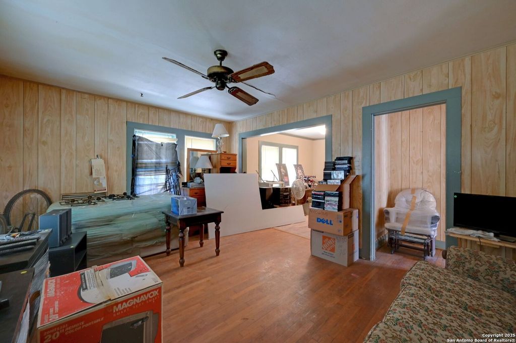 Photo of 815 Pecan, Seguin, TX 78155 (MLS # 1911933)