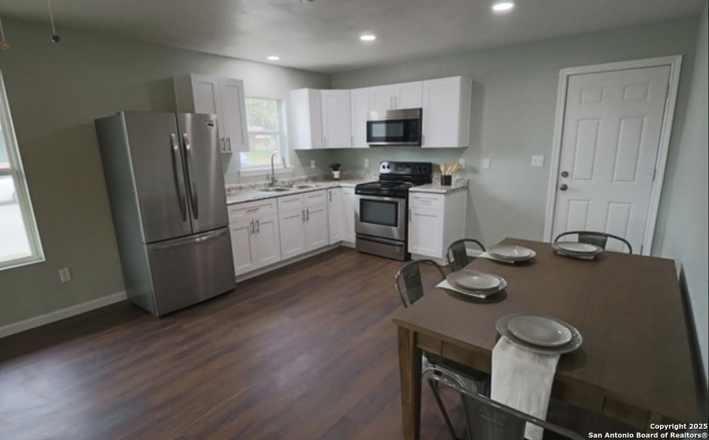 Photo of 433 W Adams, Pleasanton, TX 78064 (MLS # 1866462)