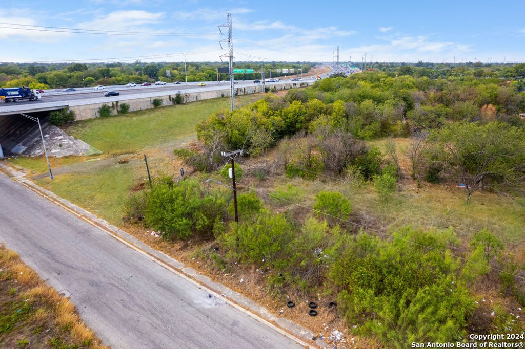 Photo of 0 DRIFTWOOD PASS, San Antonio, TX 78207 (MLS # 1822052)
