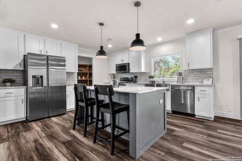 148 Syrah St La Vernia TX 78121
