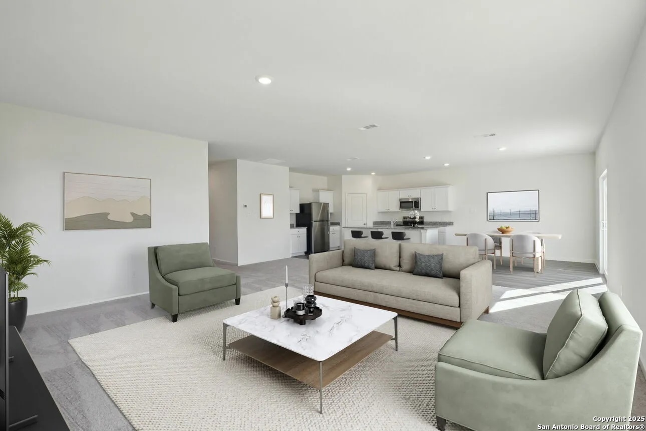 7407 Creek Loop