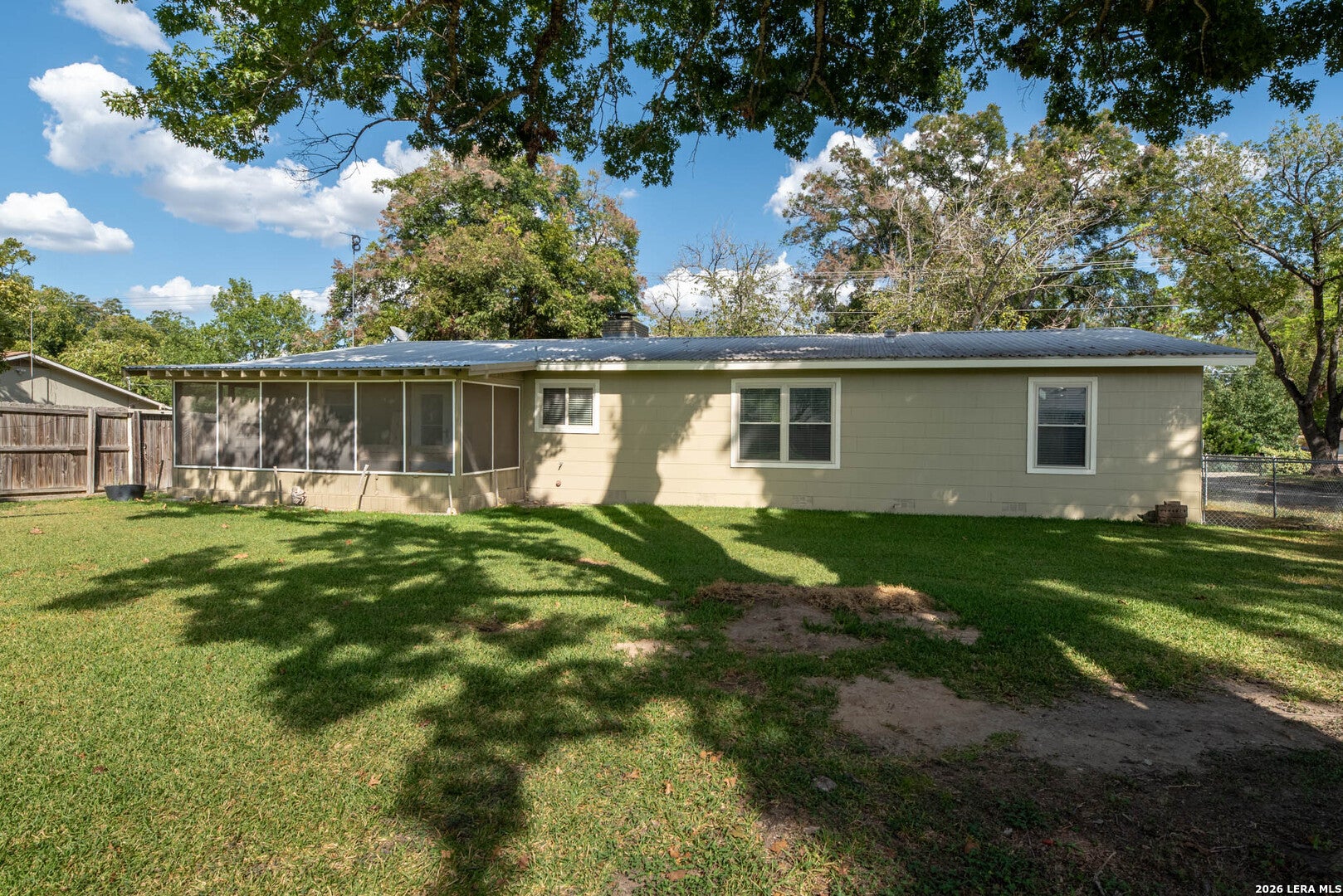 818 Mary Blvd
