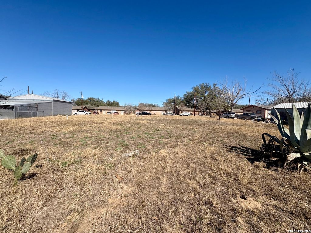 Photo of 000 Trade Street, Pleasanton, TX 78064 (MLS # 1939467)