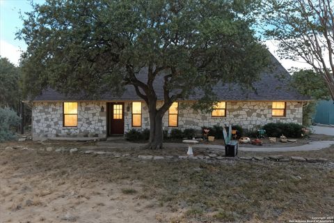 Photo of 31030 Setting Sun Dr, Bulverde, TX 78163 (MLS # 1916175)