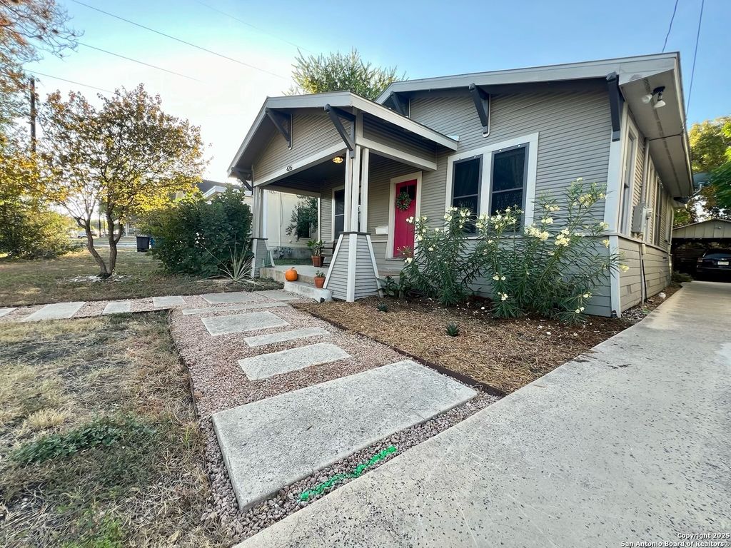 Photo of 426 Hays, San Antonio, TX 78202 (MLS # 1913452)