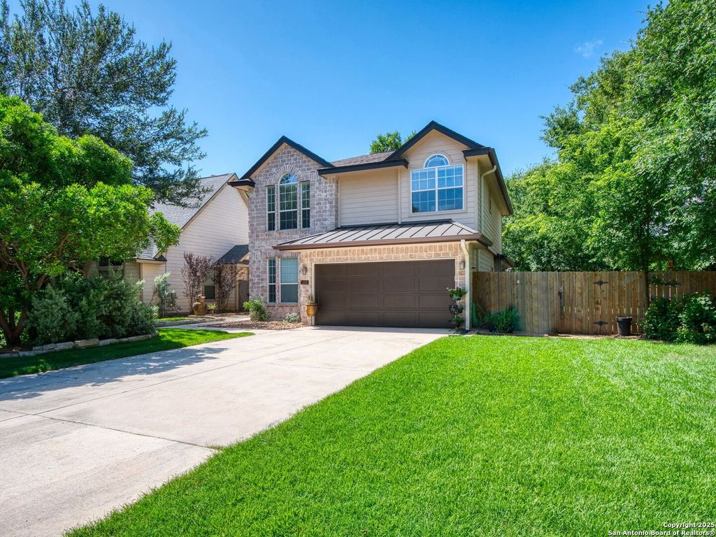 Photo of 103 Surrey Dr, Boerne, TX 78006 (MLS # 1880719)