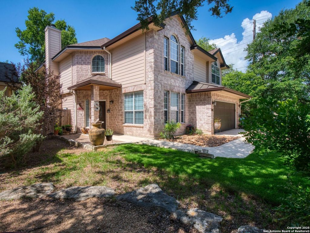 Photo of 103 Surrey Dr, Boerne, TX 78006 (MLS # 1880719)