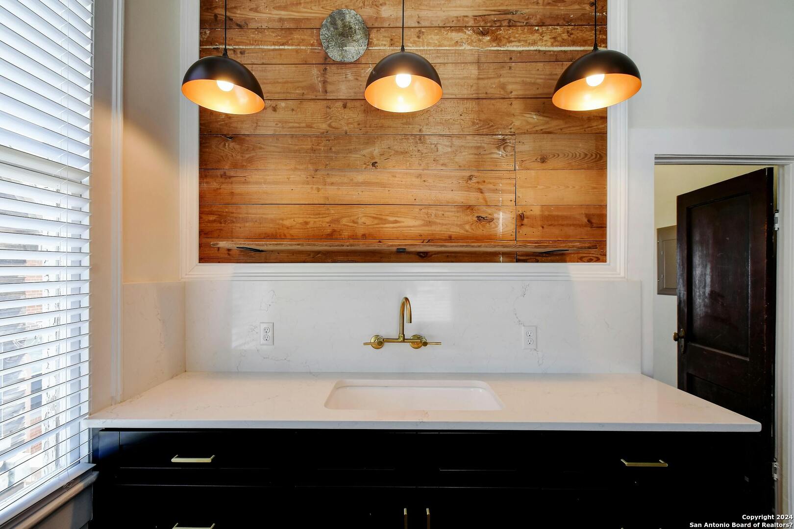 423 W Woodlawn Ave 2