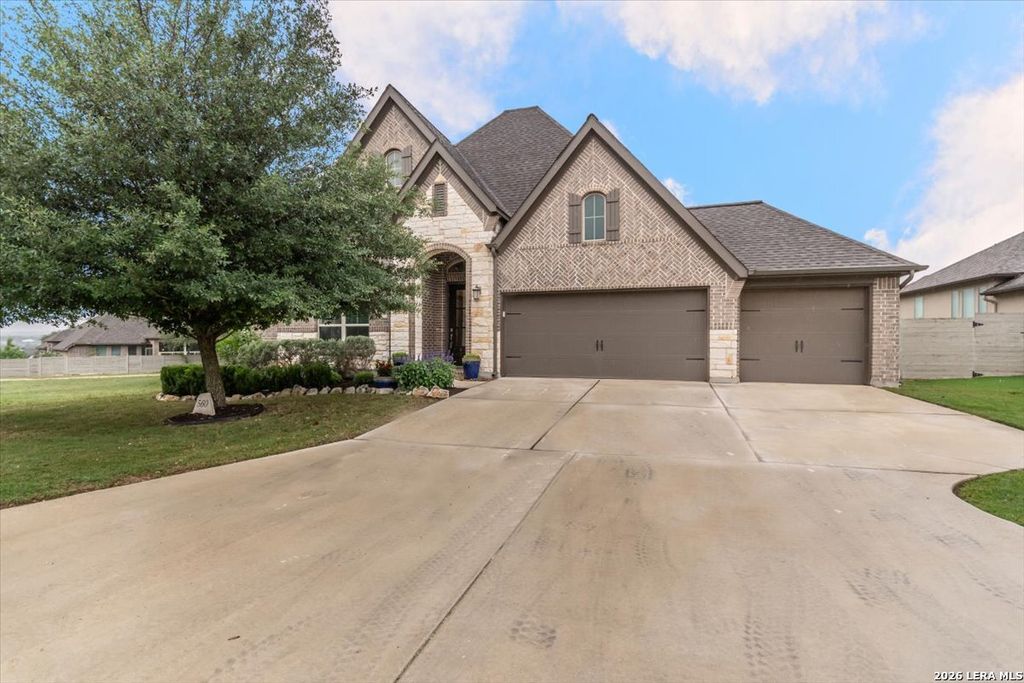 Photo of 560 Chinkapin Trl, New Braunfels, TX 78132 (MLS # 1958877)