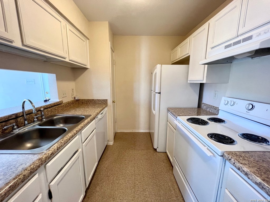 Photo of 810 Station St 3 #3, Converse, TX 78109 (MLS # 1960366)