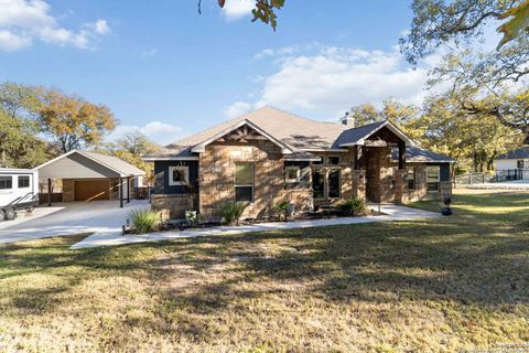 129 Crescent Ridge Adkins TX 78101