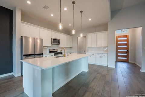 Tiny photo for 29203 Cheyenne Rdg, Boerne, TX 78015 (MLS # 1934371)