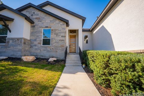 Tiny photo for 29203 Cheyenne Rdg, Boerne, TX 78015 (MLS # 1934371)