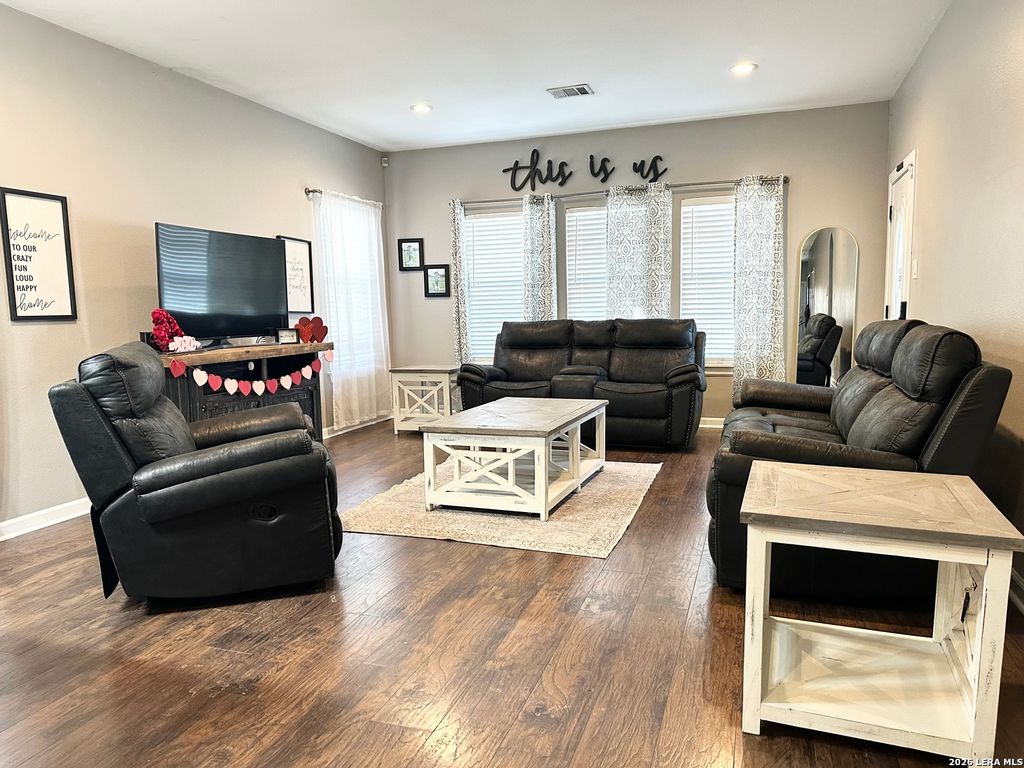 Photo of 542 Sanches, Pleasanton, TX 78064 (MLS # 1940381)