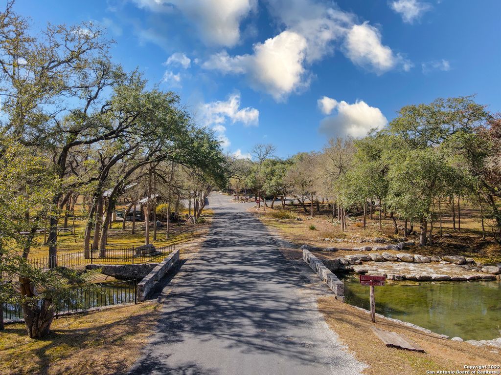 Photo of 437 Private Rd 1706, Helotes, TX 78023 (MLS # 1896989)