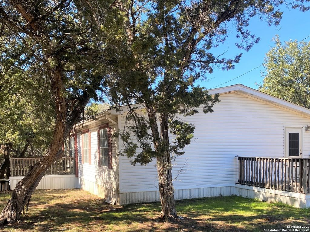Photo of 234 REDFORD RD, Pipe Creek, TX 78063 (MLS # 1967256)