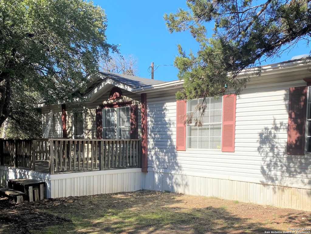 Photo of 234 REDFORD RD, Pipe Creek, TX 78063 (MLS # 1967256)