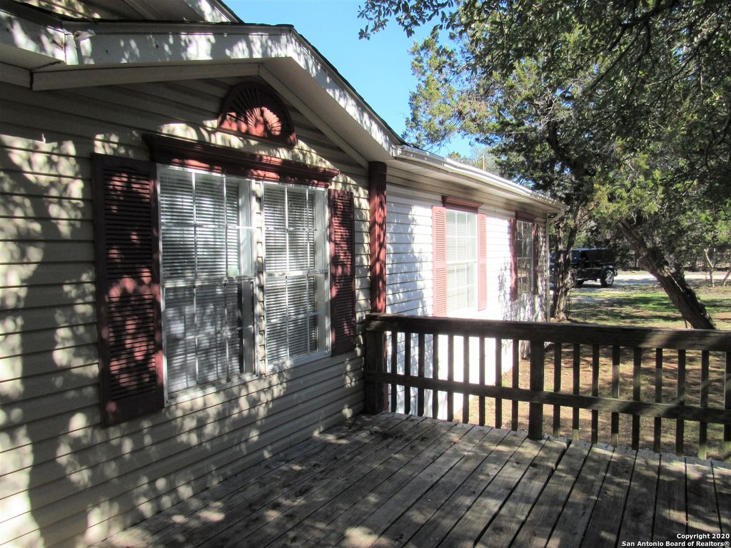 Photo of 234 REDFORD RD, Pipe Creek, TX 78063 (MLS # 1967256)