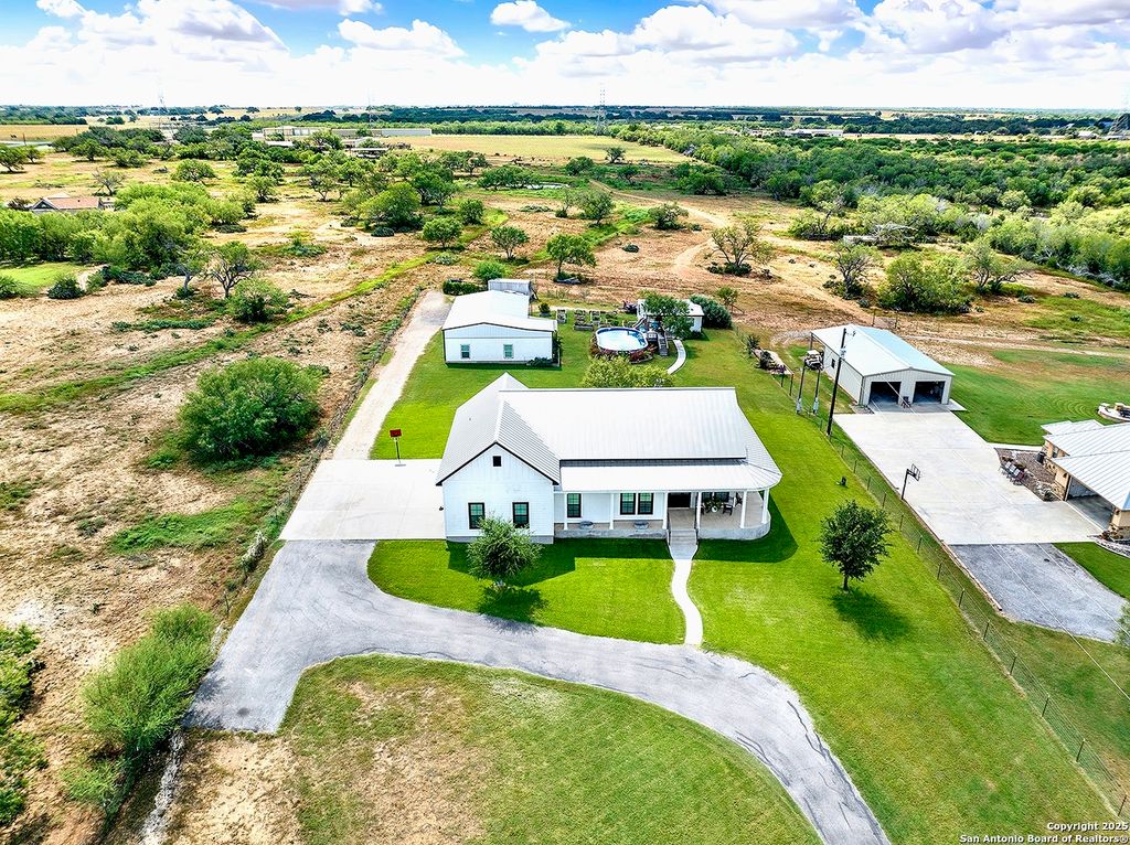 Photo of 149 County Road 256, Floresville, TX 78114 (MLS # 1892332)