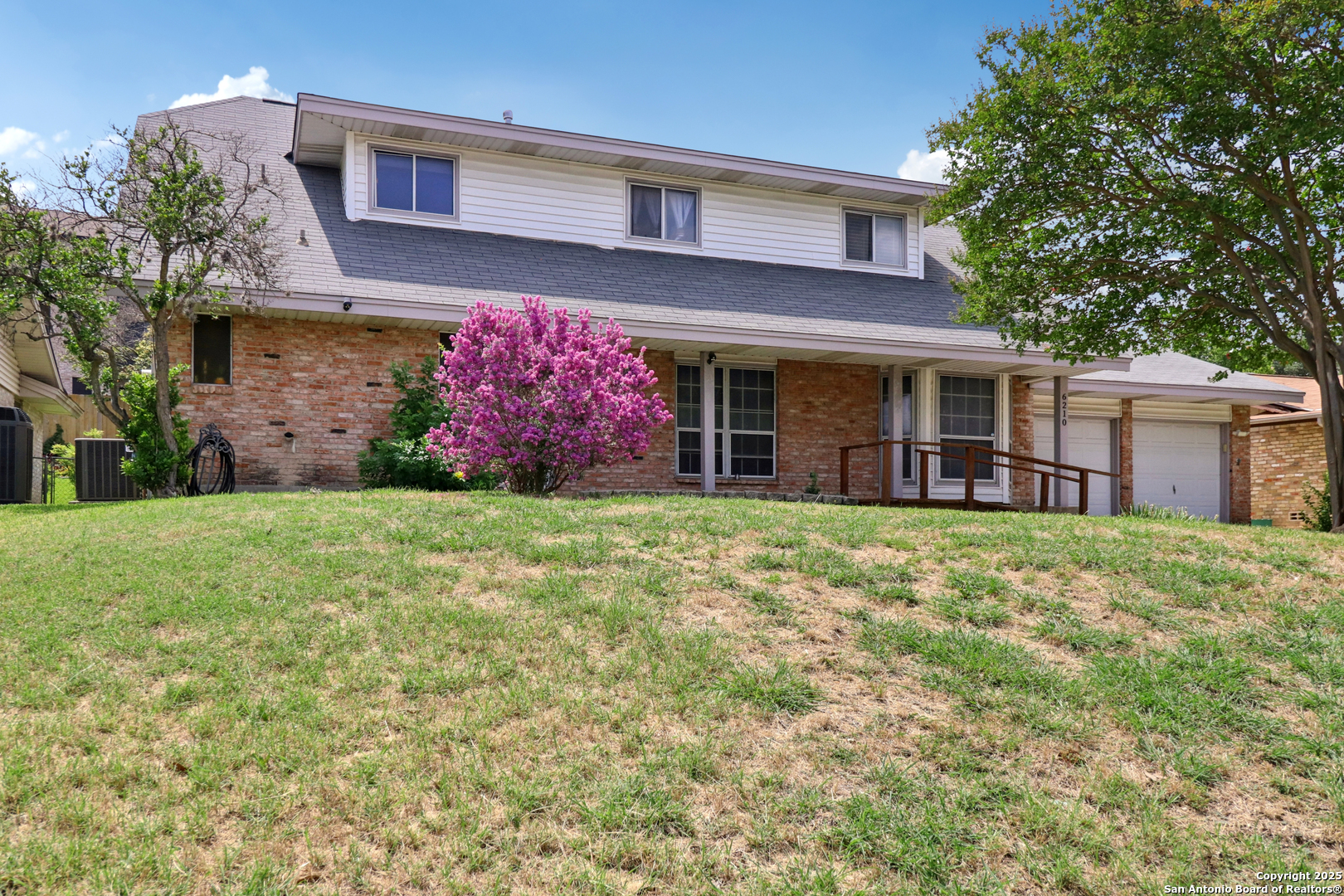 6210 Echo Hill
