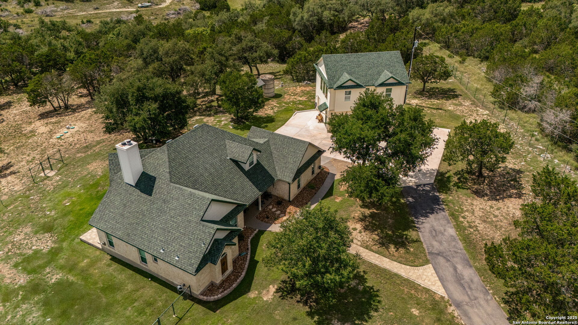 2561 Stoney Creek