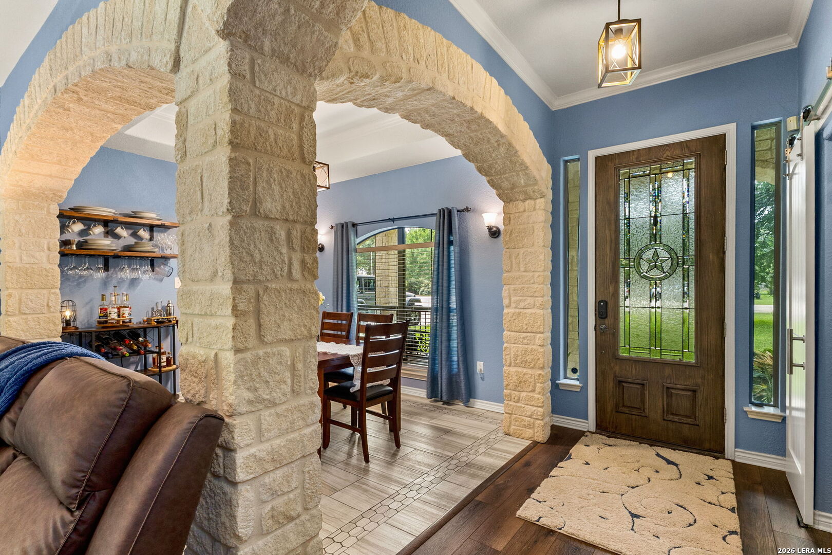 1353 HUNTERS CT