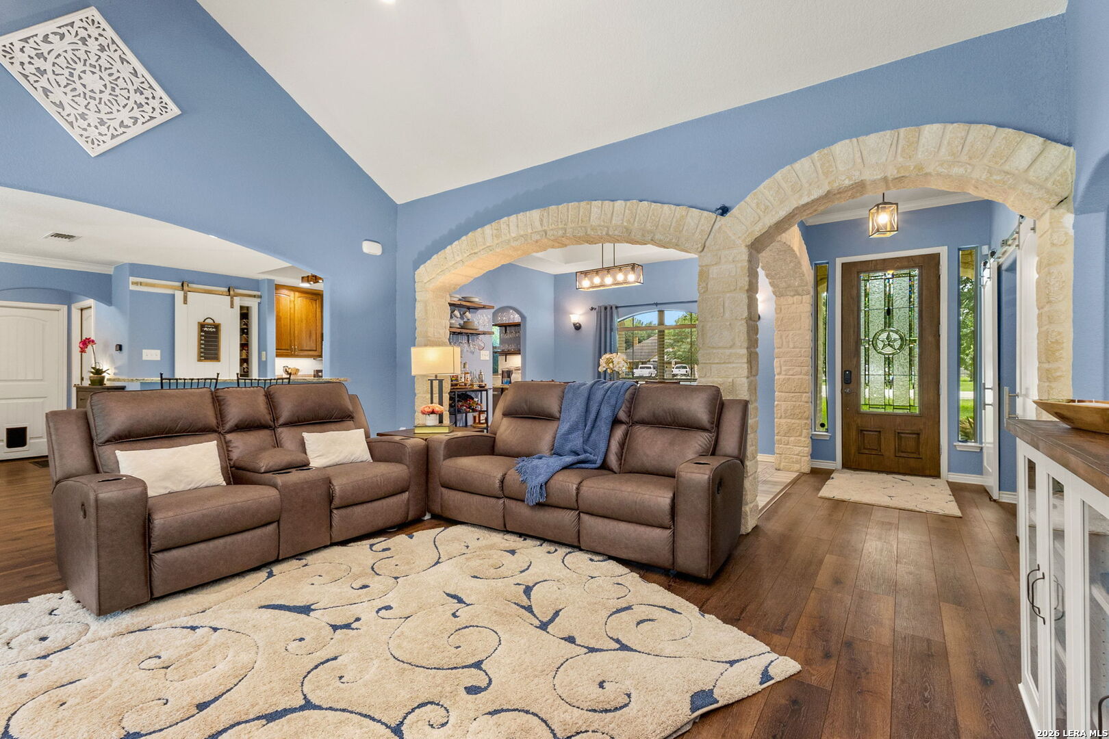 1353 HUNTERS CT