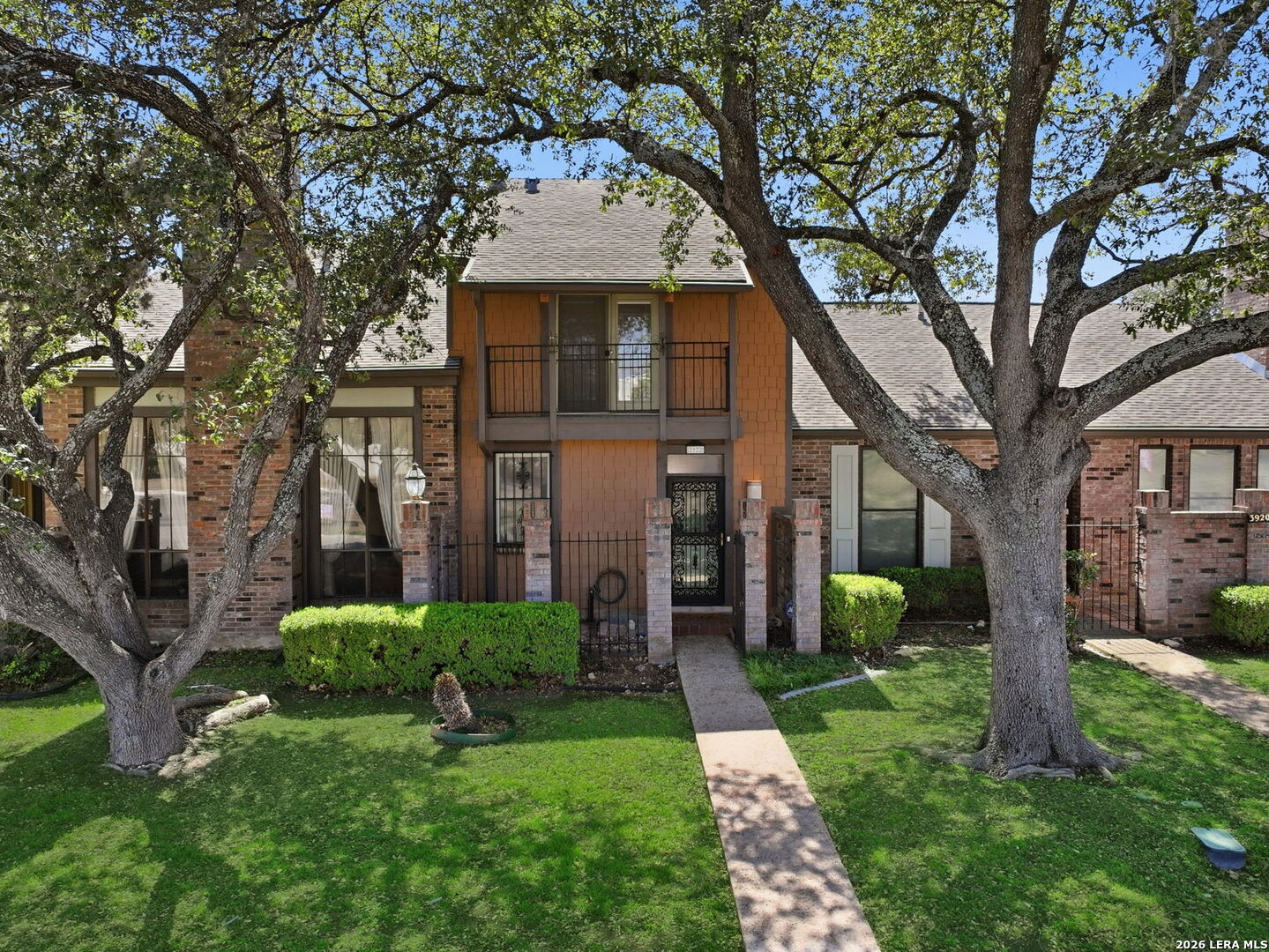 3922 Barrington 0