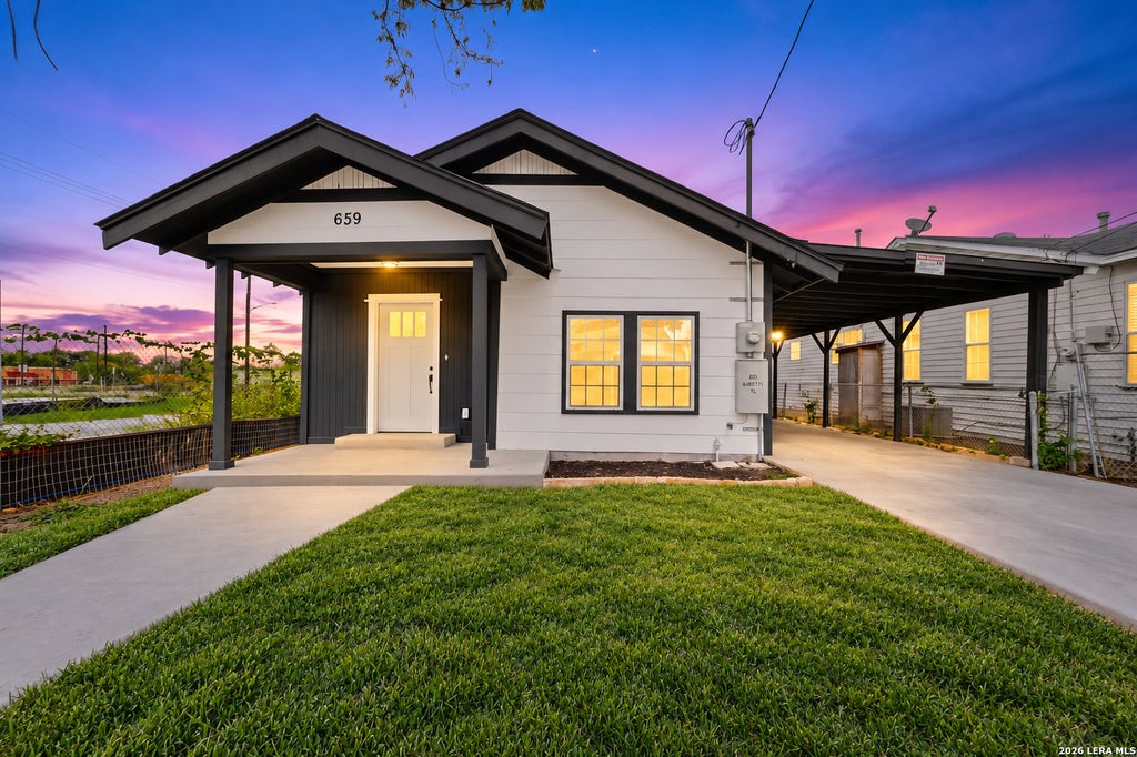 Photo of 659 BARRETT PL, San Antonio, TX 78225 (MLS # 2023618)