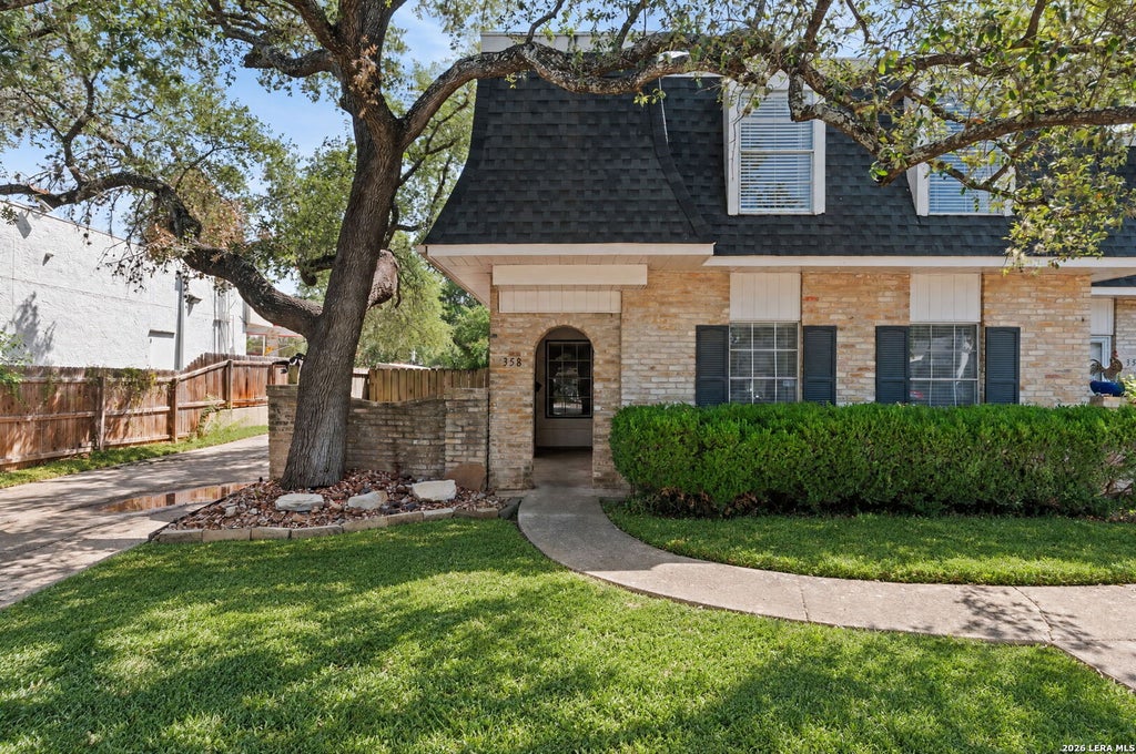 Photo of 358 E TERRA ALTA DR, San Antonio, TX 78209 (MLS # 2016874)