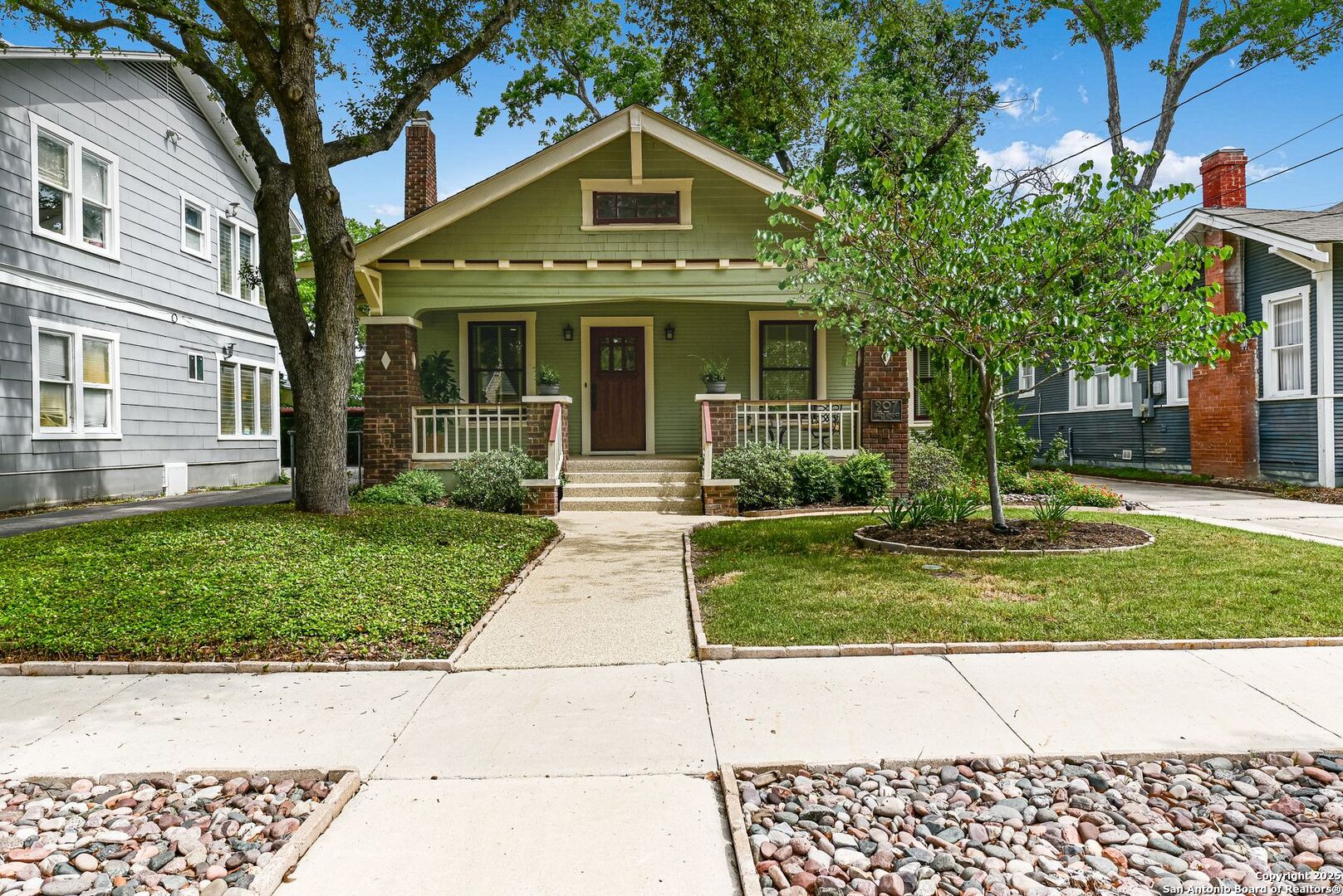 207 Queen Anne