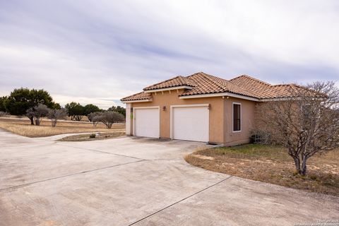 A home in Bandera