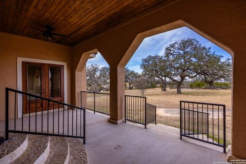 A home in Bandera