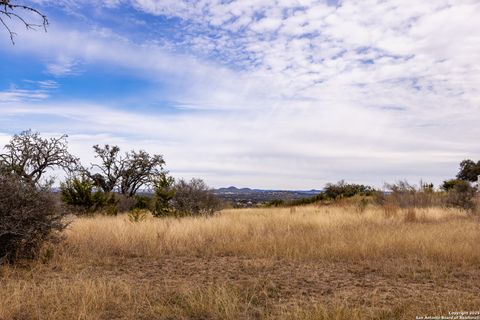 A home in Bandera