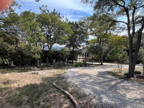 412 Field Rd Fischer TX 78623