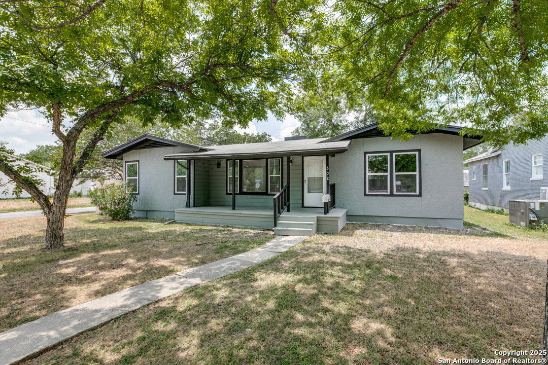 602 JOHN PAGE DR