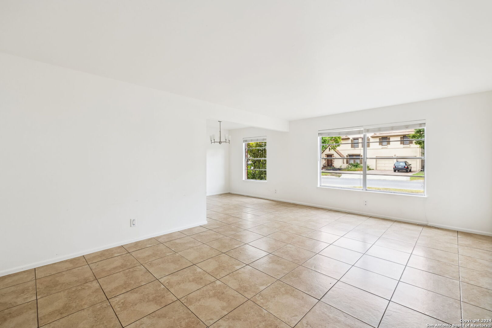 509 E OLMOS DR 2