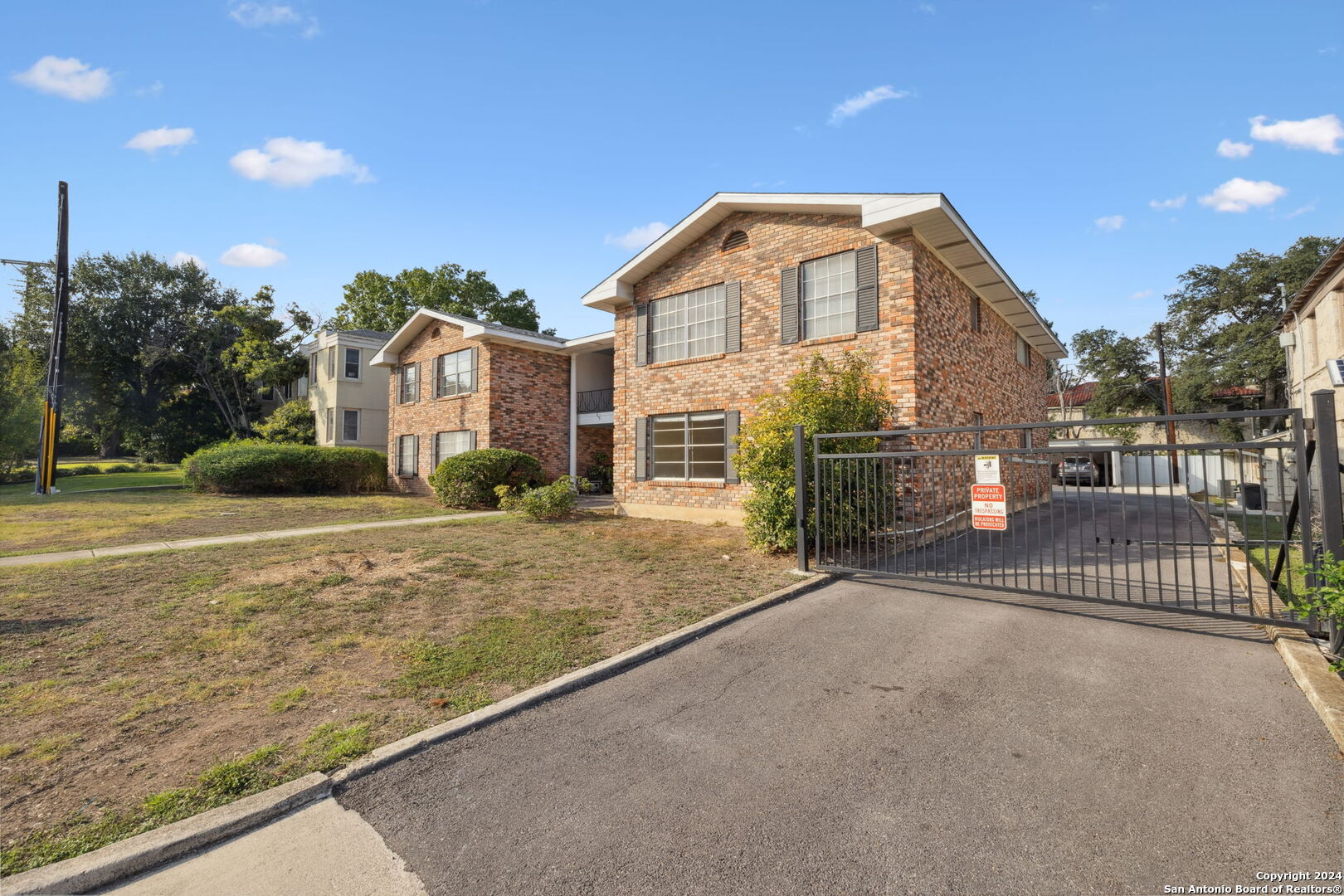 509 E OLMOS DR 2