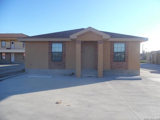 1458 KATY DR APT 7, EAGLE PASS, TX 78852 - Image 97bf2af0d7fa1da63aeb206532b167c8/487647232