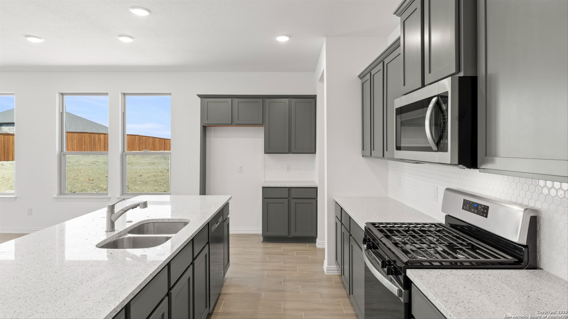 12214 Vista Flats